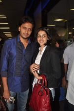 Ritesh Deshmukh, Genelia D Souza with Housefull 2 Stars snapped at Airport in Mumbai on 4th April 2012 (76).JPG
